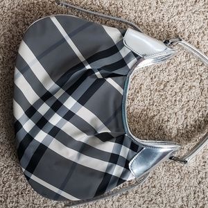 Burberry purse